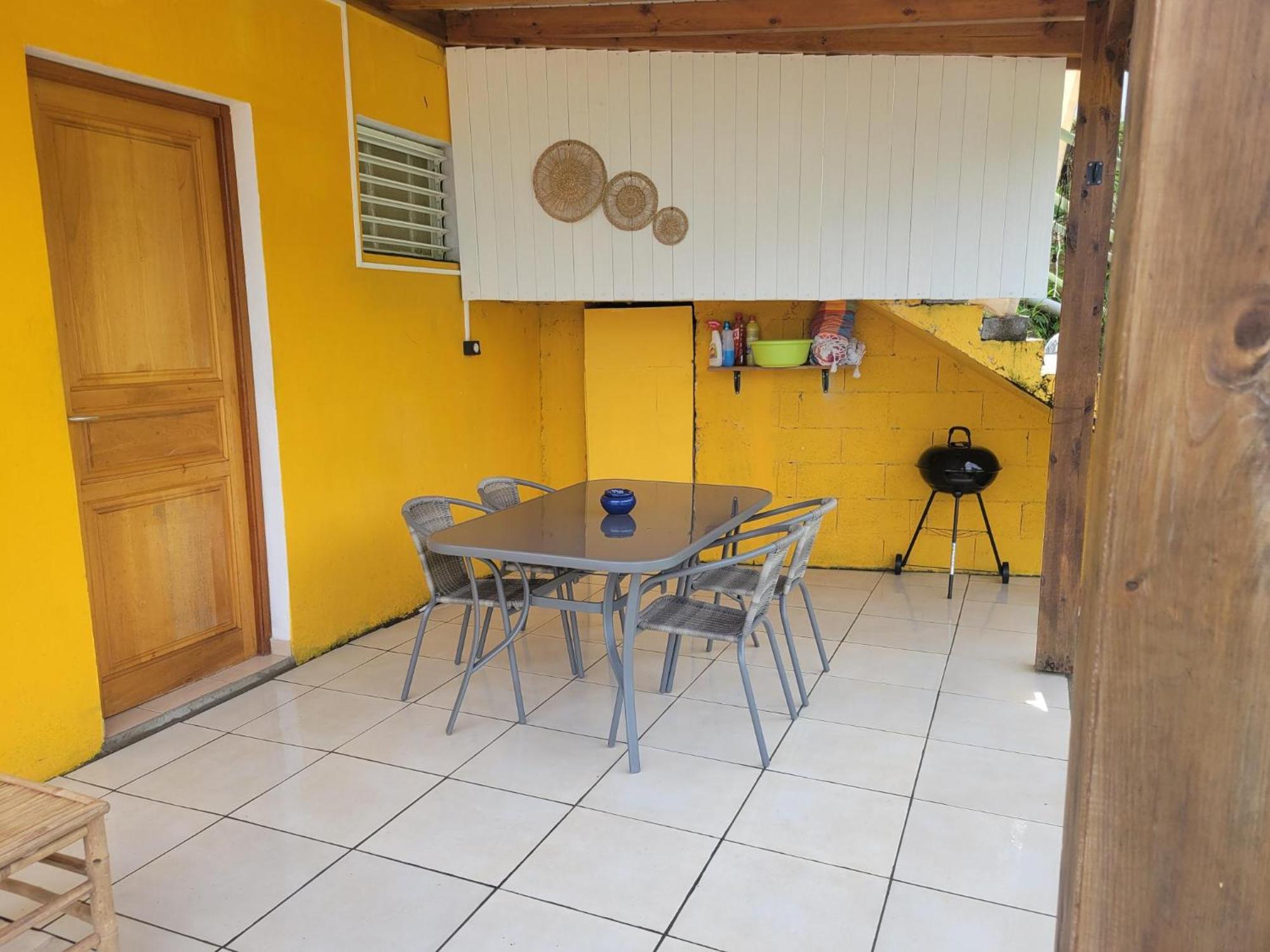 Apartmán Henri Mango Les Abymes Exteriér fotografie